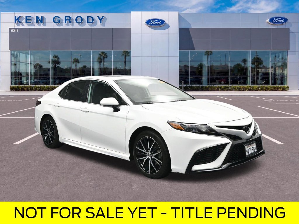Used 2023 Toyota Camry SE w/ Cold Weather Package