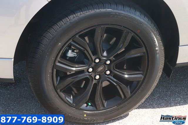 Certified 2024 Ford Edge SE w/ Black Appearance Package image 7