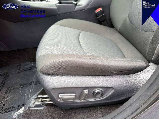 Used 2025 Toyota RAV4 XLE AWD/4WD image 19