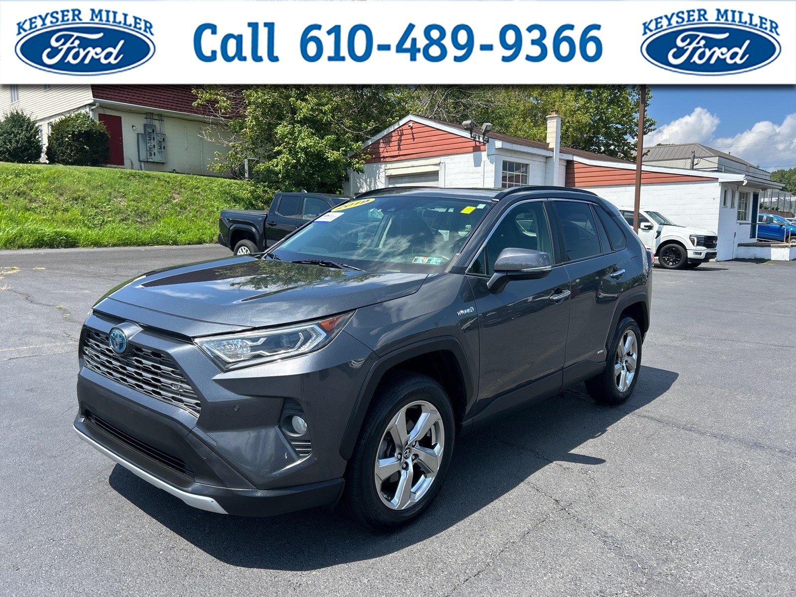 Used 2019 Toyota RAV4 Limited w/ Carpet Mat Package AWD/4WD image 1