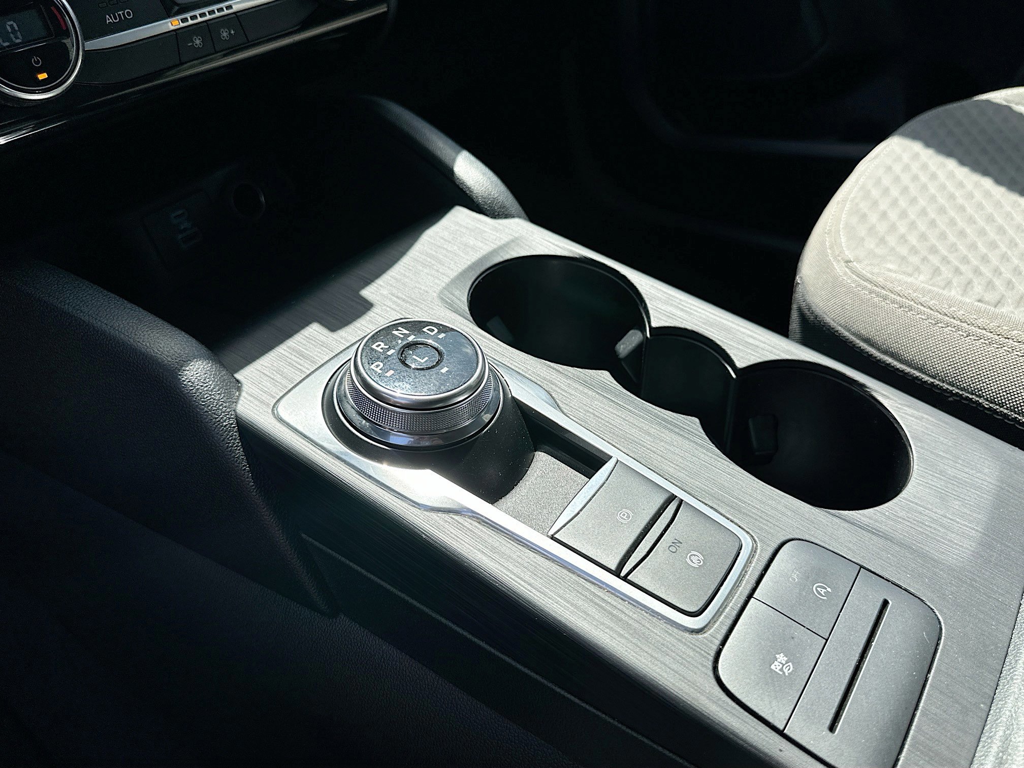 Certified 2021 Ford Escape SE w/ SE Sport Appearance Package image 17