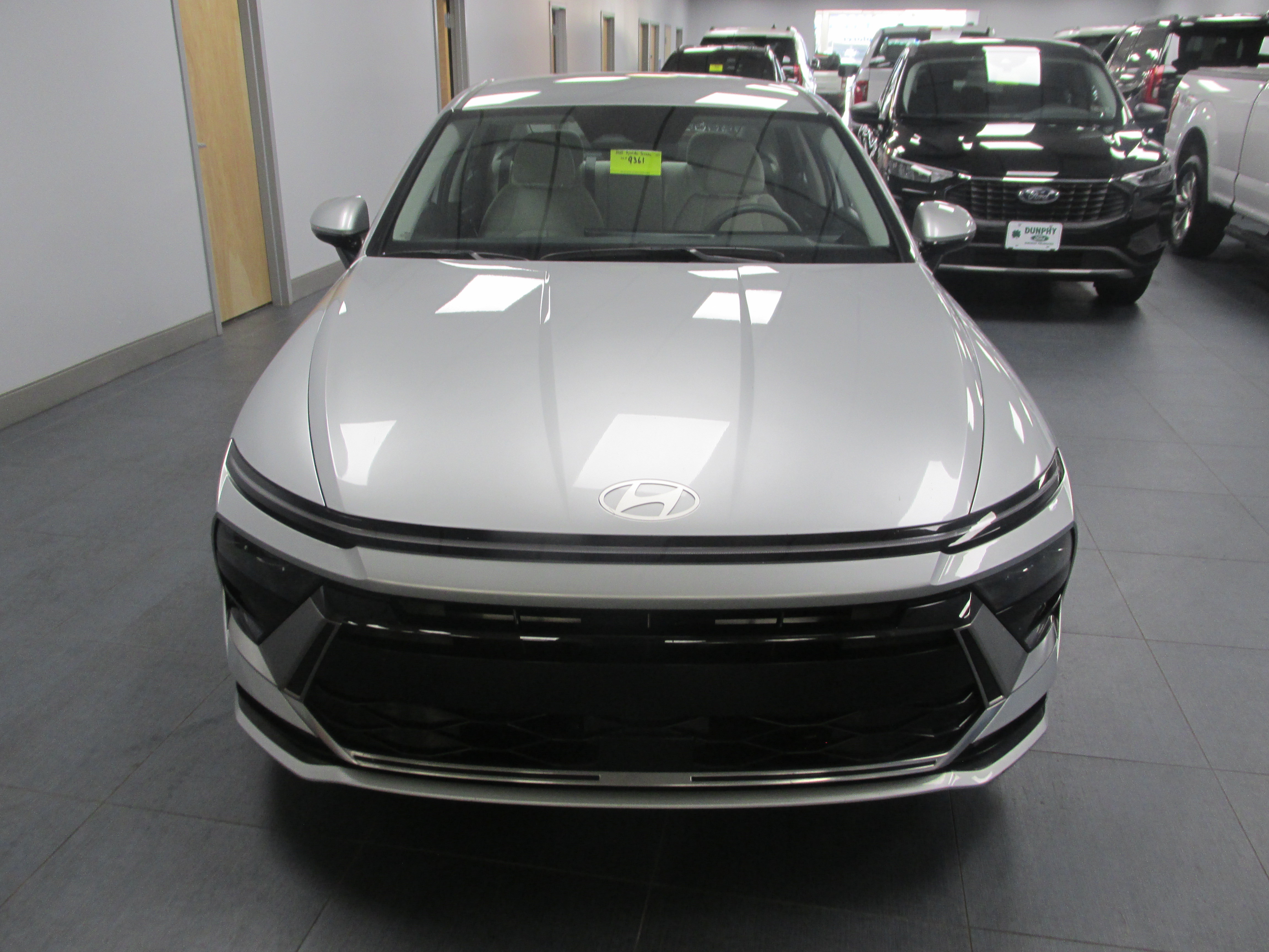 Used 2025 Hyundai Sonata SEL FWD image 2