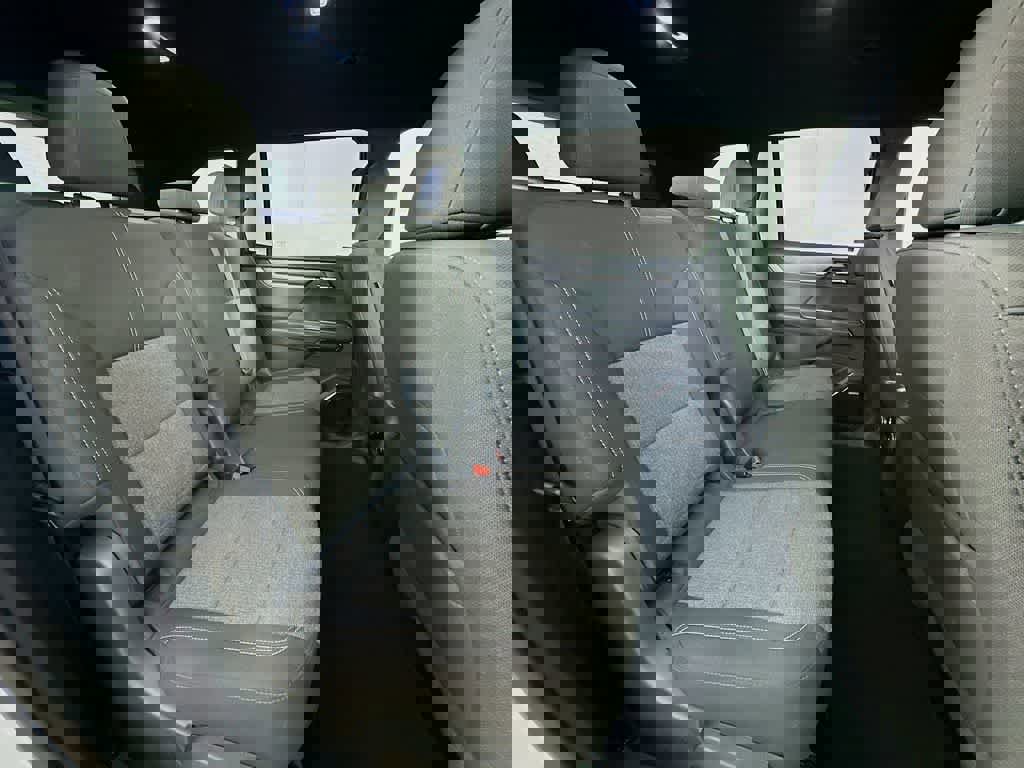 Used 2025 GMC Acadia Elevation image 33