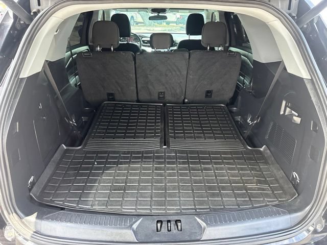 Certified 2024 Ford Explorer XLT RWD image 13