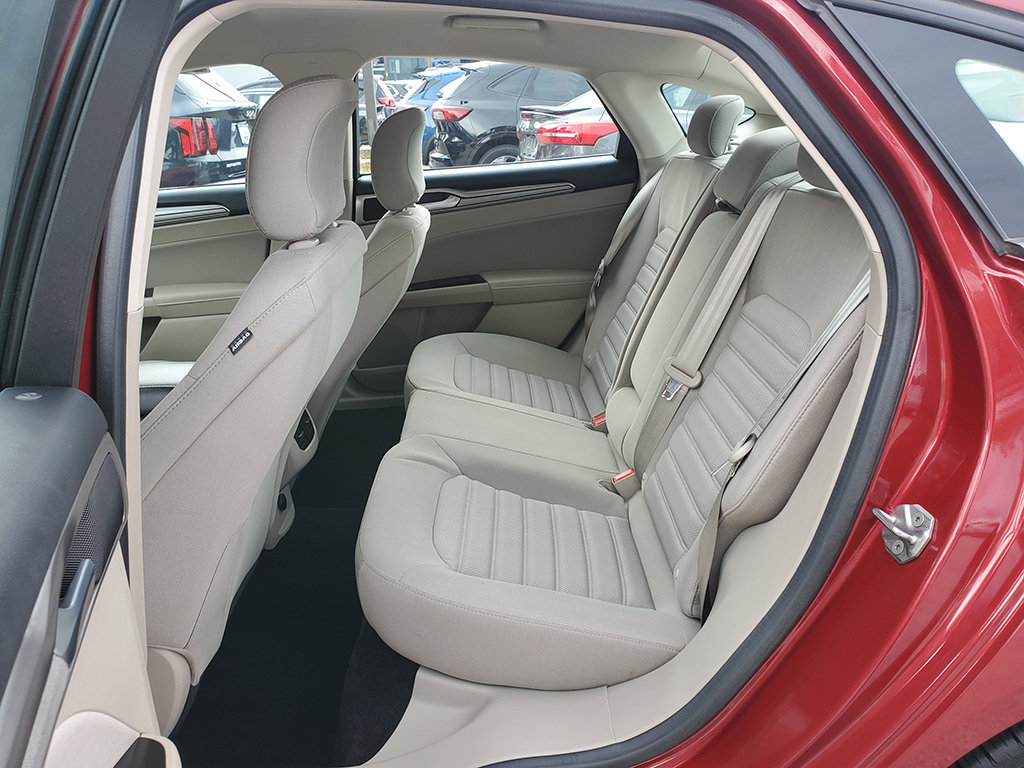 Certified 2017 Ford Fusion SE w/ Fusion SE Technology Package FWD image 12