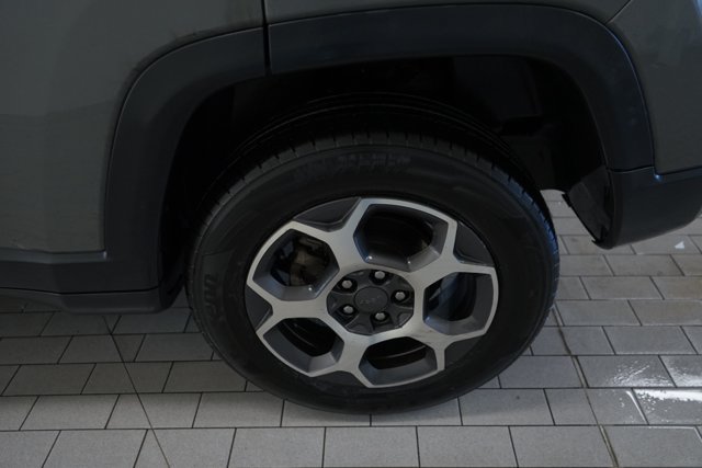 Used 2022 Jeep Compass Trailhawk w/ Trailhawk Elite Group AWD/4WD image 12