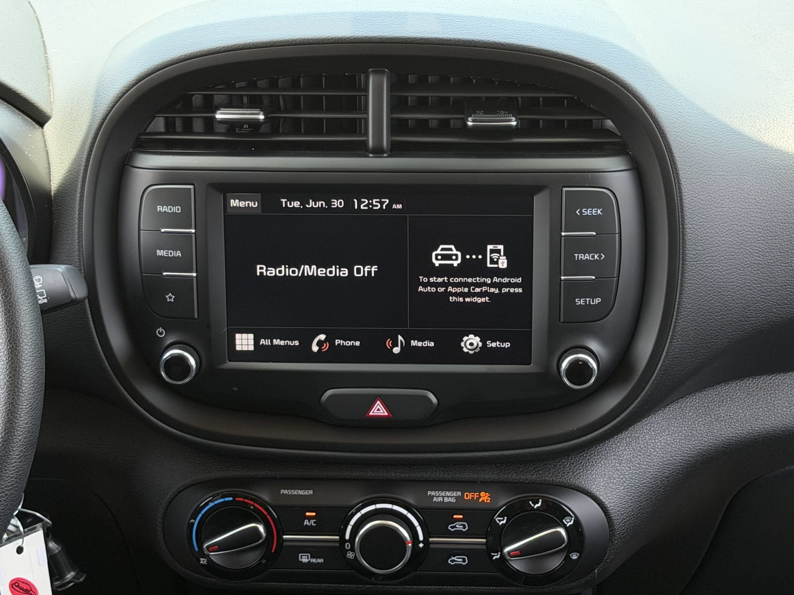 Used 2025 Kia Soul LX w/ LX Technology Package FWD image 17