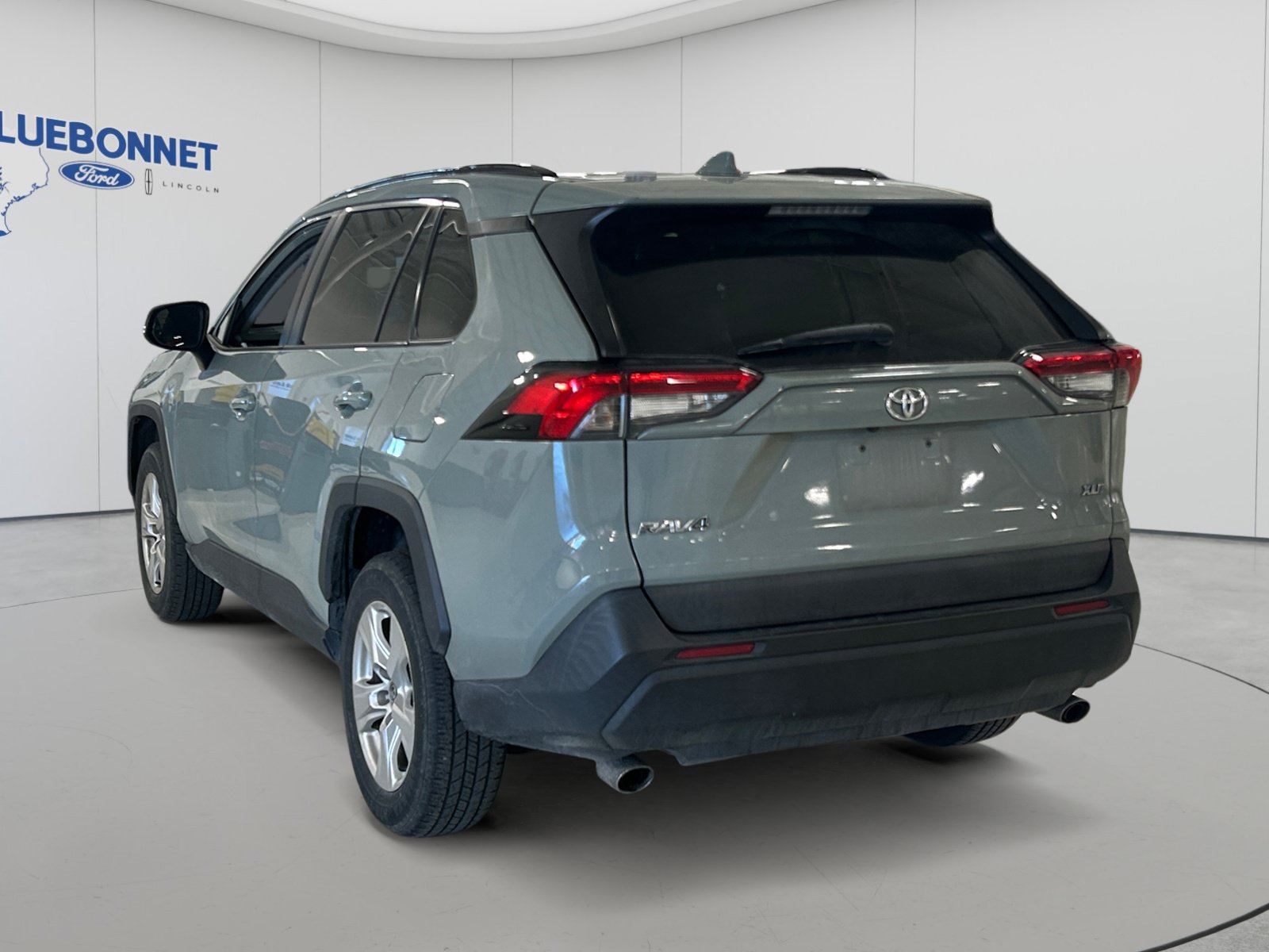 Used 2021 Toyota RAV4 XLE FWD image 7