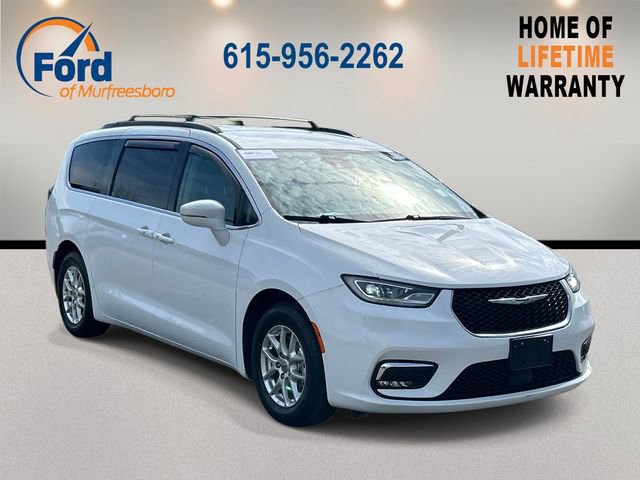Used 2022 Chrysler Pacifica Touring-L FWD image 3