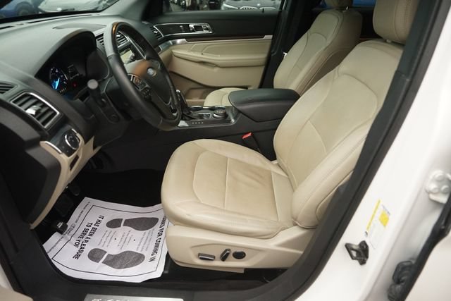 Certified 2018 Ford Explorer Limited AWD/4WD image 9