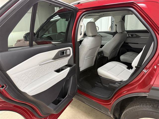 Certified 2025 Ford Explorer Platinum w/ LUX Leather Package AWD/4WD image 22