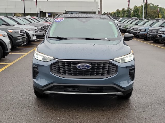 Certified 2023 Ford Escape Active w/ Tech Pack #1 AWD/4WD image 2