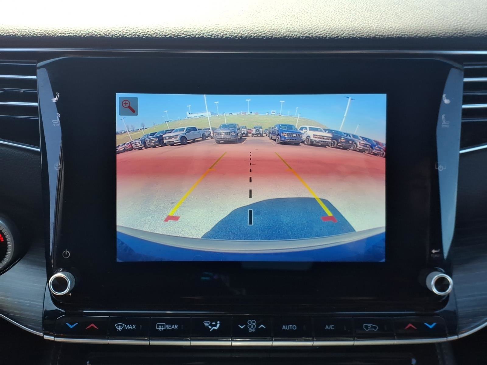 Used 2024 Jeep Wagoneer Series III w/ Premium Group I image 16