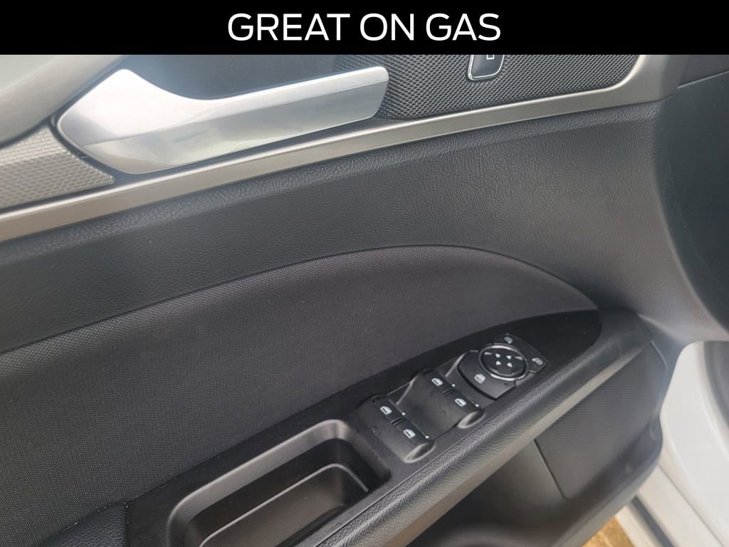 Certified 2017 Ford Fusion SE w/ Fusion SE Technology Package image 17