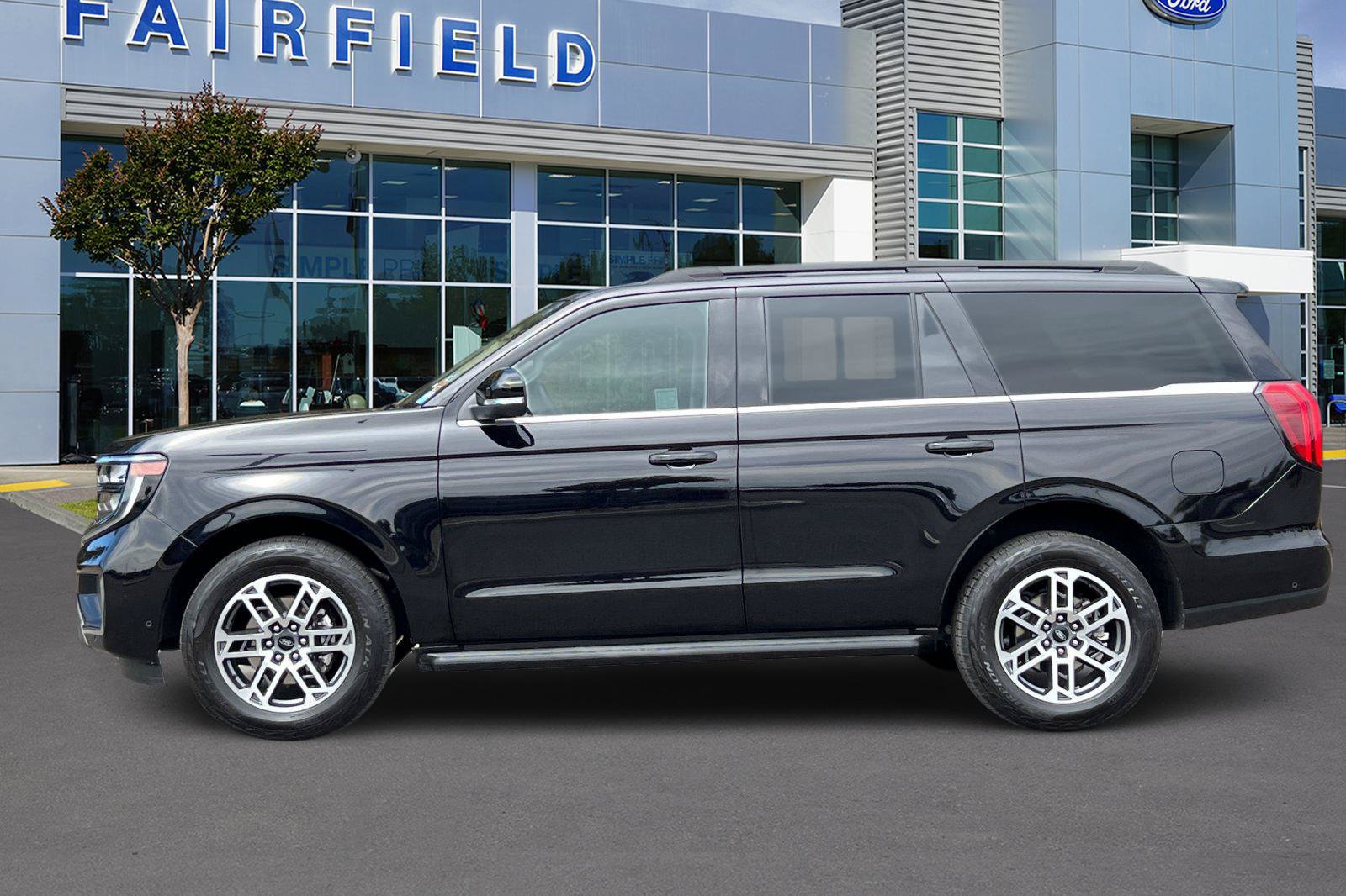 Certified 2025 Ford Expedition Active AWD/4WD image 11