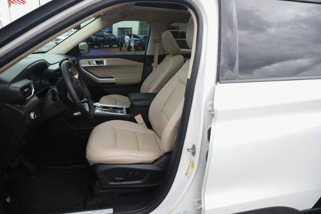 Certified 2022 Ford Explorer Limited w/ Equipment Group 301A AWD/4WD image 23