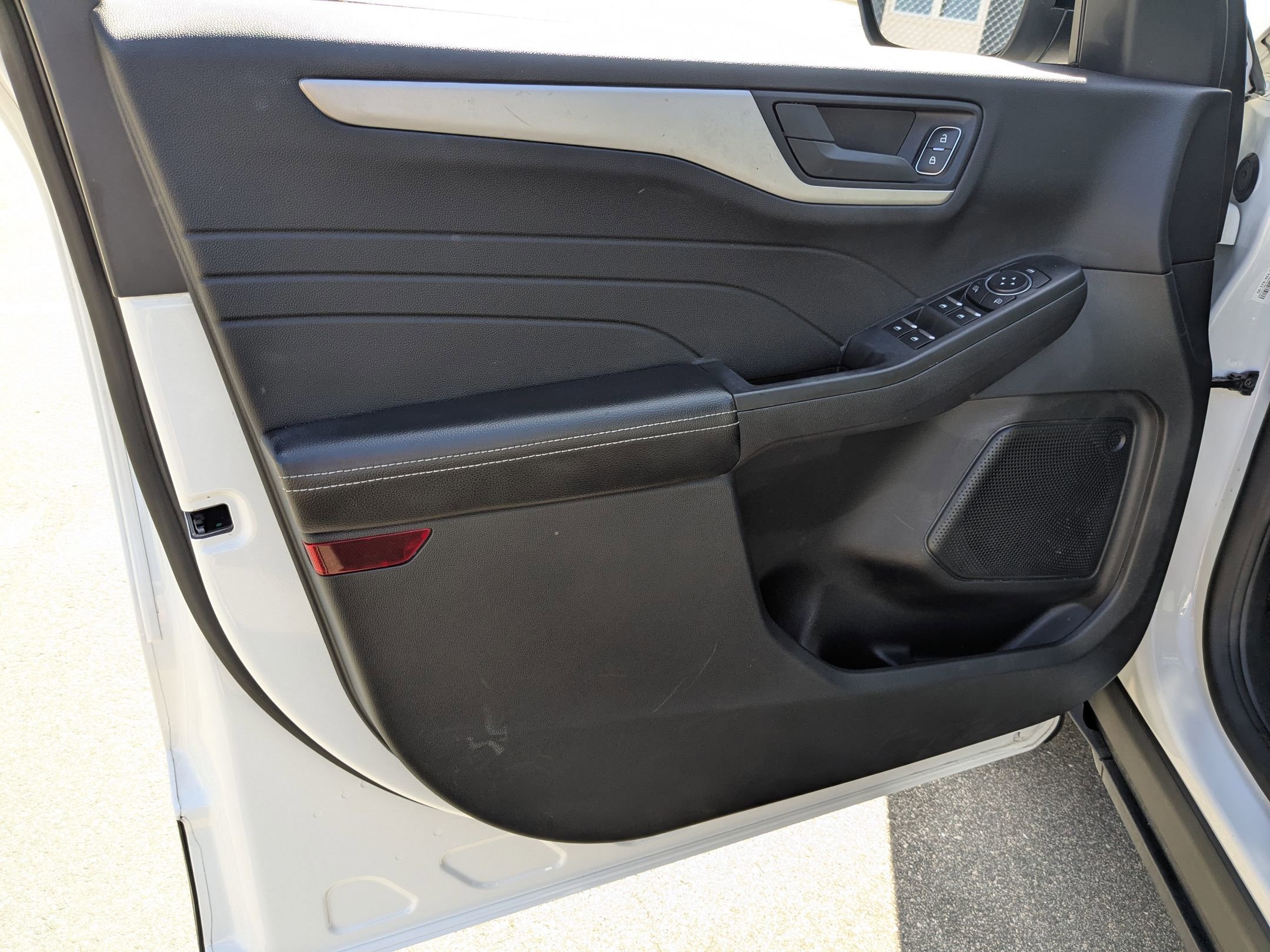 Certified 2022 Ford Escape SE w/ SE Sport Appearance Package image 12