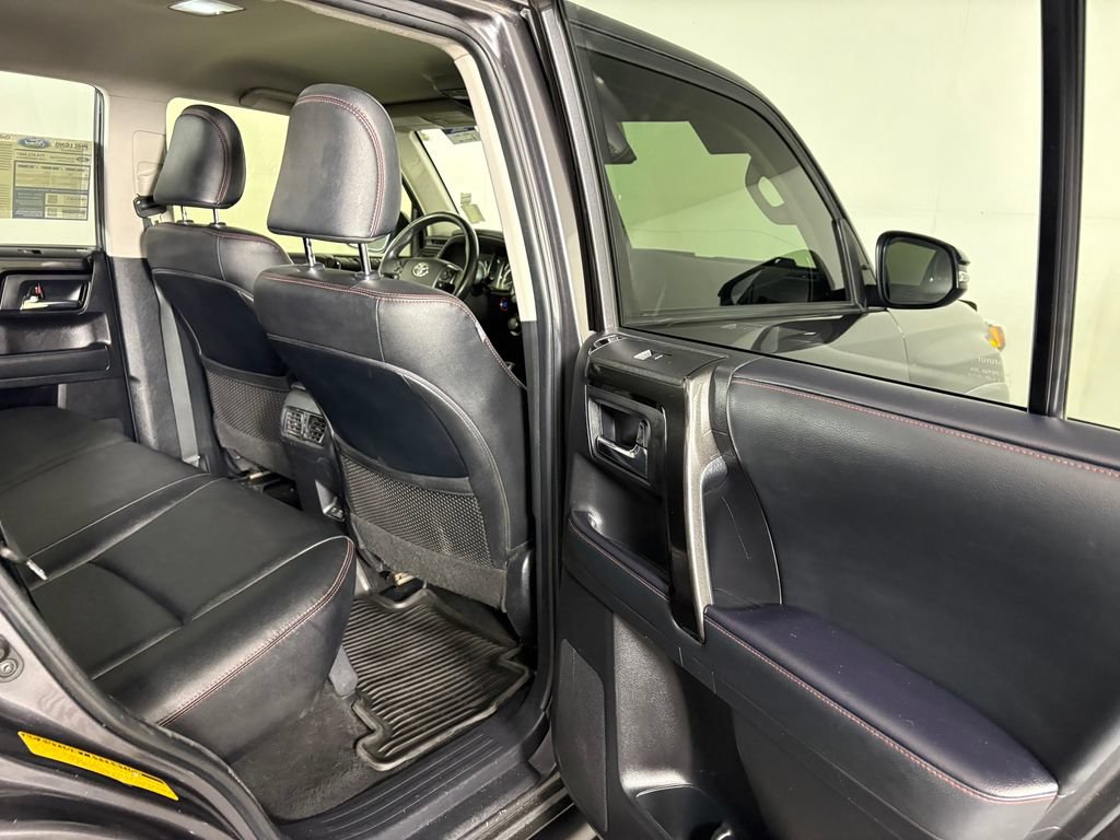 Used 2021 Toyota 4Runner Venture AWD/4WD image 32