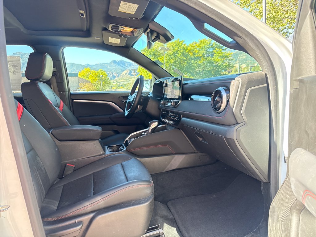 Used 2024 Chevrolet Colorado Z71 w/ Z71 Convenience Package 2 AWD/4WD image 29