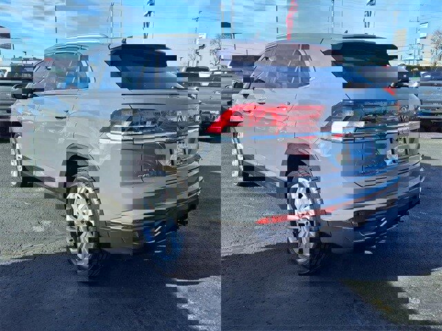 Used 2021 Volkswagen Atlas Cross Sport SEL w/ Cross Sport MDO Package image 3