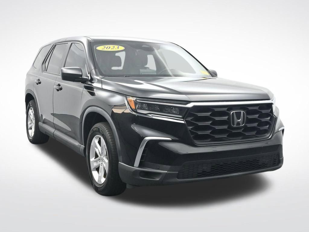 Used 2023 Honda Pilot LX image 3