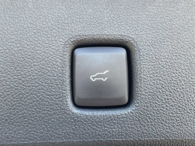 Certified 2022 Ford Escape SE w/ SE Sport Appearance Package FWD image 9