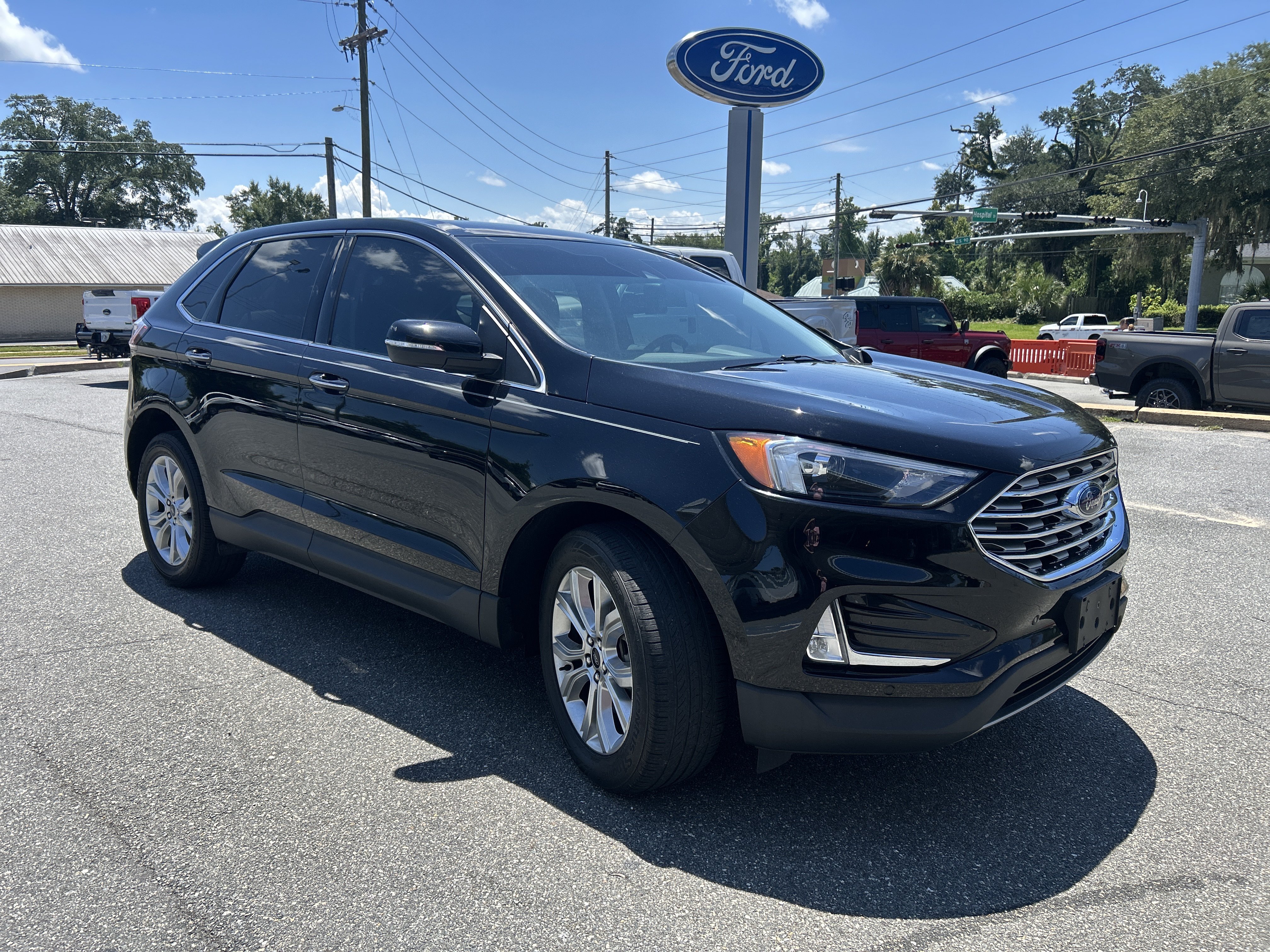 Certified 2024 Ford Edge Titanium AWD/4WD image 1