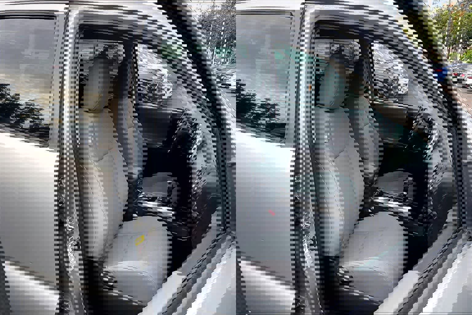 Used 2017 Toyota Tacoma SR5 RWD image 15