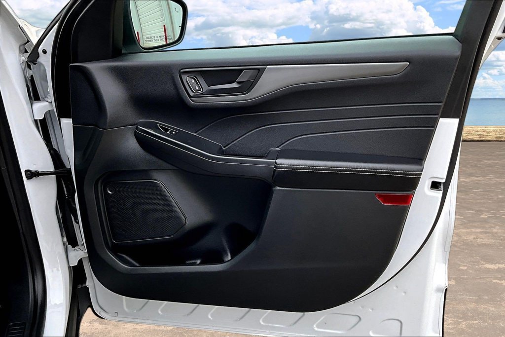 Certified 2025 Ford Escape Active FWD image 30