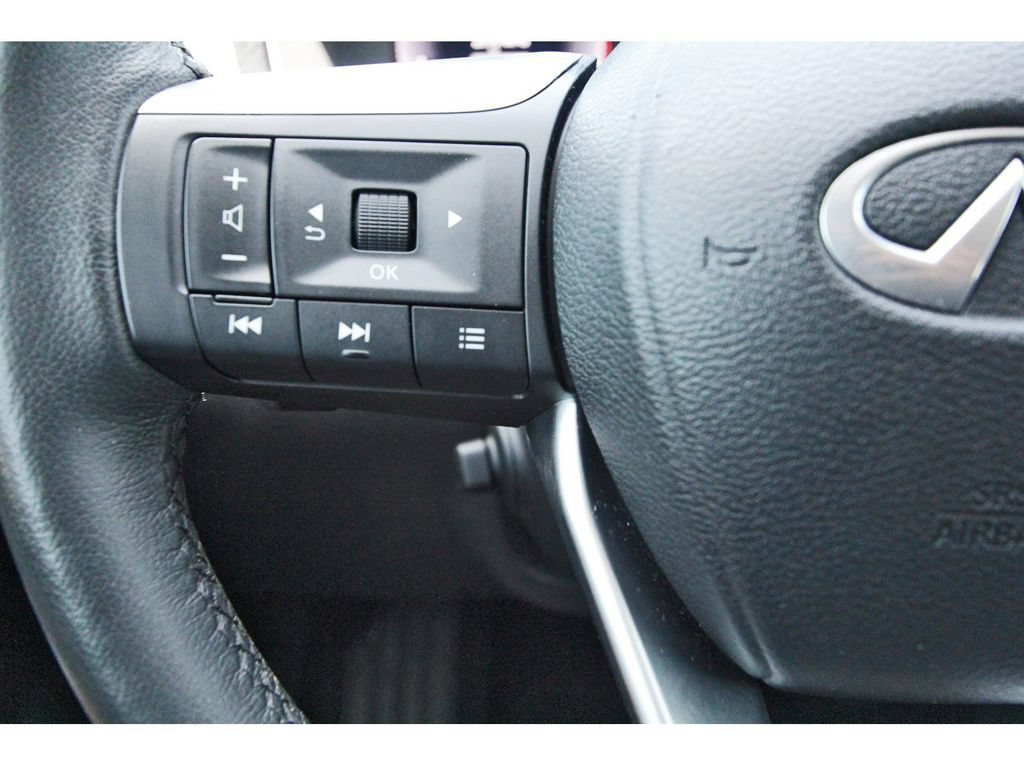 Used 2023 INFINITI QX60 Luxe w/ Vision Package FWD image 19