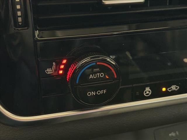 Used 2023 Nissan Rogue SL image 18