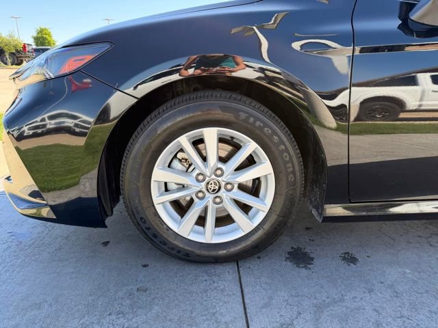 Used 2025 Toyota Camry LE image 4