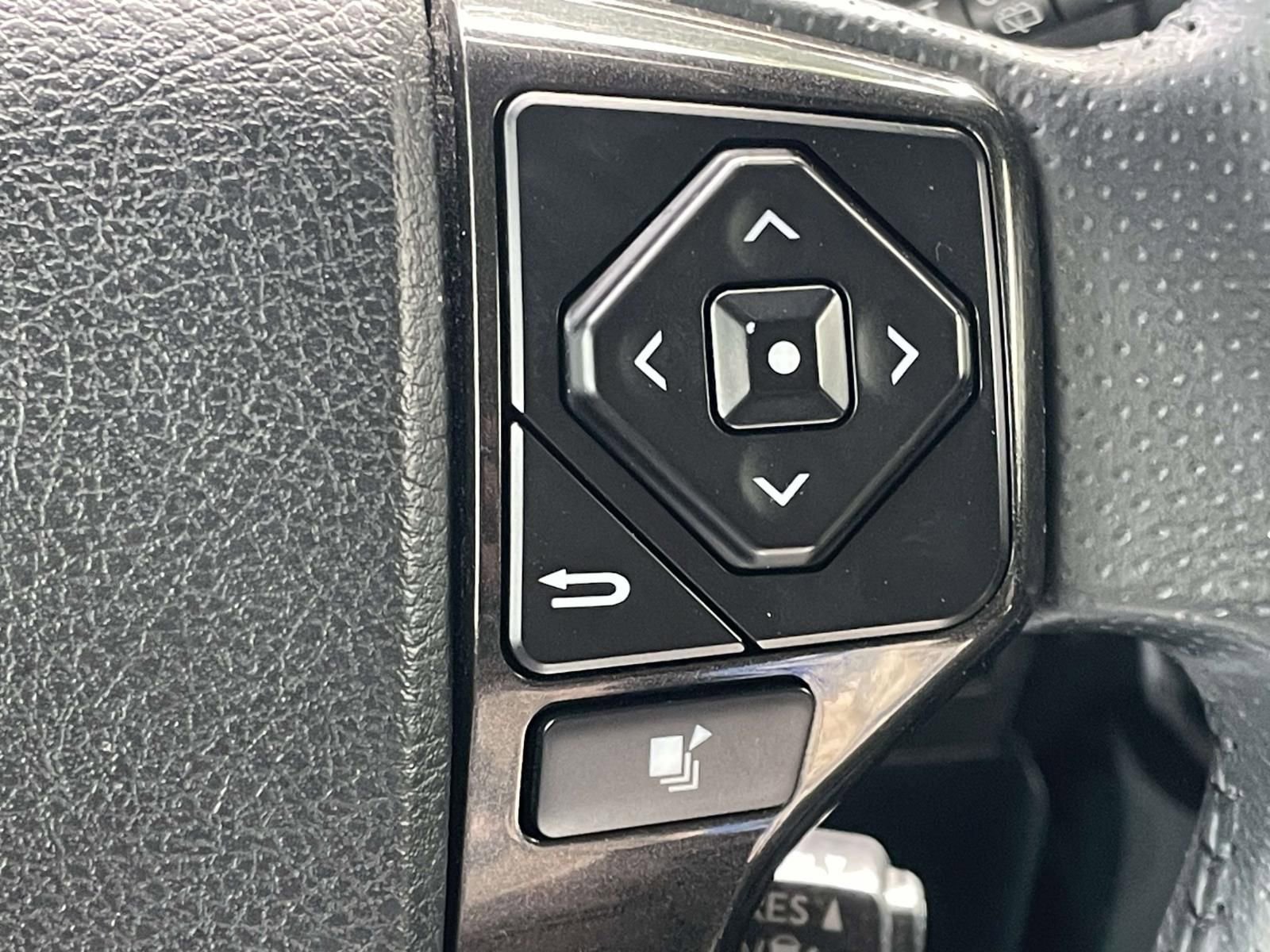Used 2020 Toyota 4Runner Venture AWD/4WD image 26