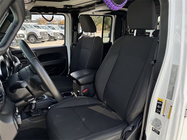Used 2022 Jeep Gladiator Willys image 25