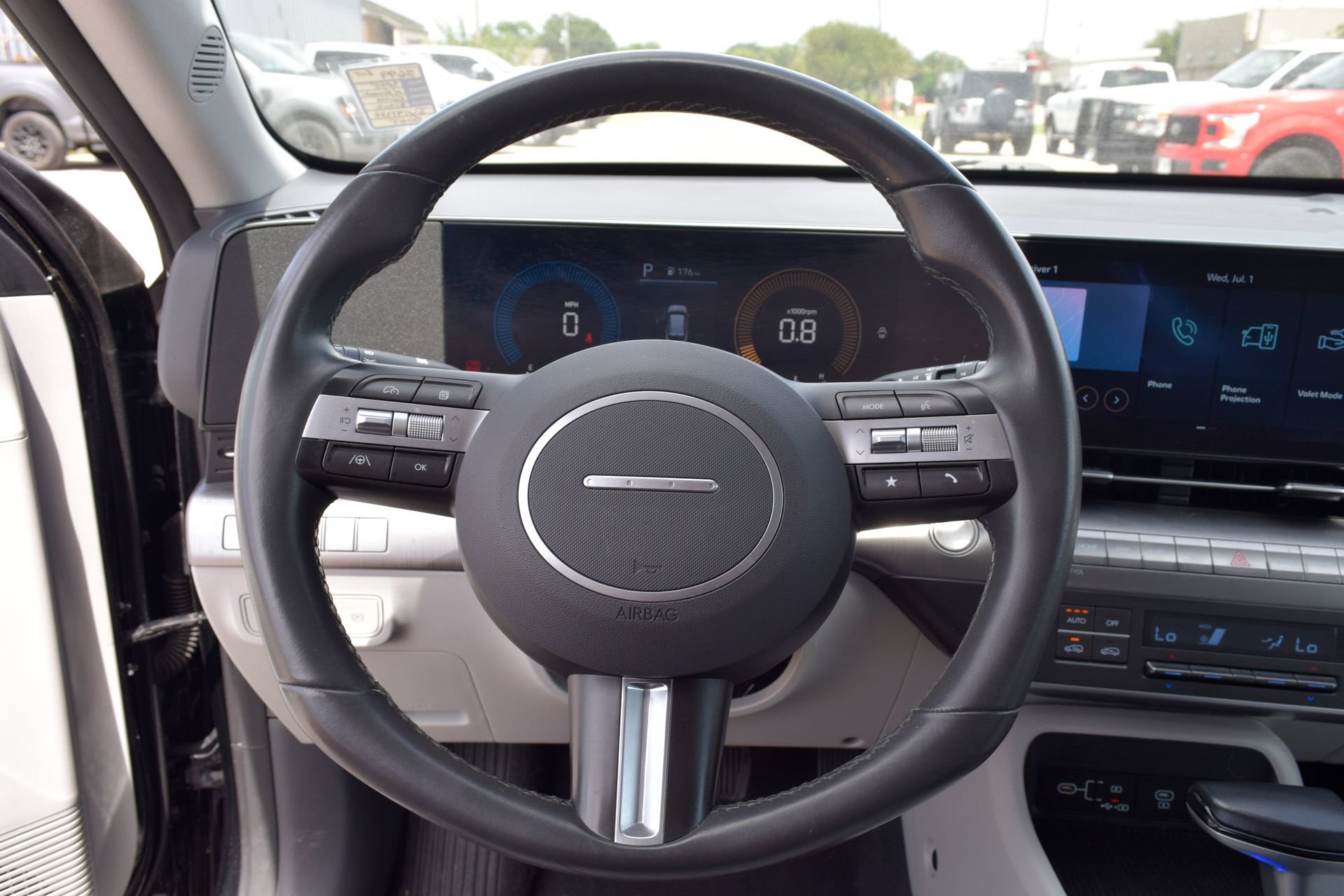 Used 2025 Hyundai Kona SEL FWD image 6