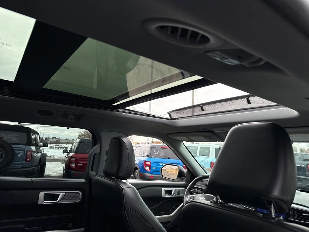 Certified 2022 Ford Explorer Limited w/ Hybrid Equipment Group 310A image 37