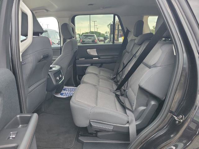 Certified 2025 Ford Expedition Active AWD/4WD image 9