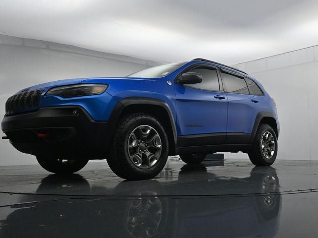 Used 2019 Jeep Cherokee Trailhawk w/ Comfort/Convenience Group AWD/4WD image 31