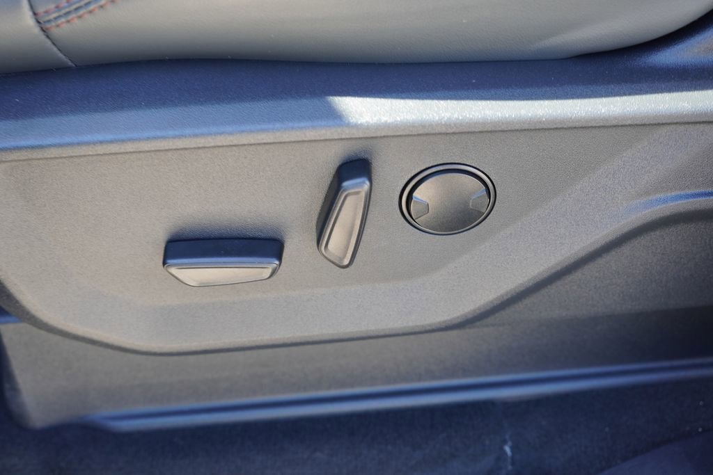 Certified 2025 Ford Expedition Active AWD/4WD image 28