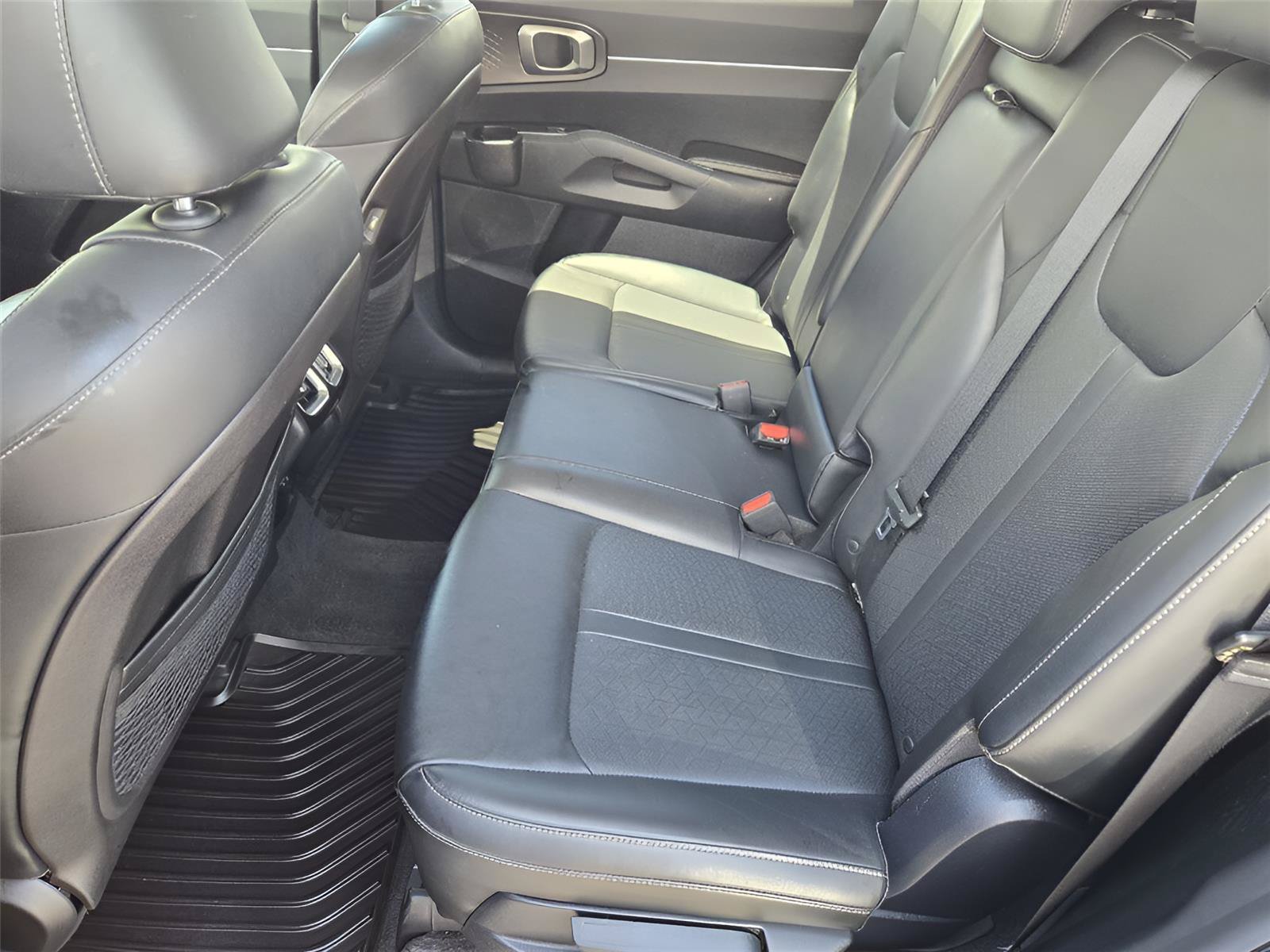 Used 2021 Kia Sorento S FWD image 28