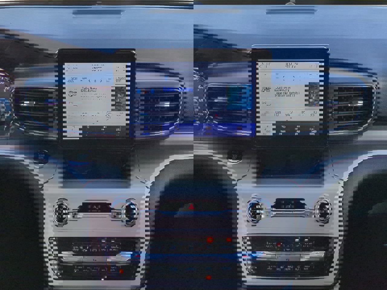 Certified 2022 Ford Explorer XLT w/ Equipment Group 202A image 18