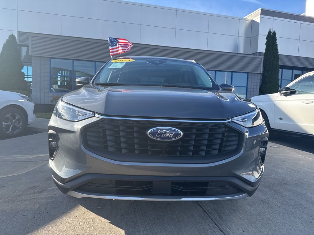 Certified 2025 Ford Escape SE image 5