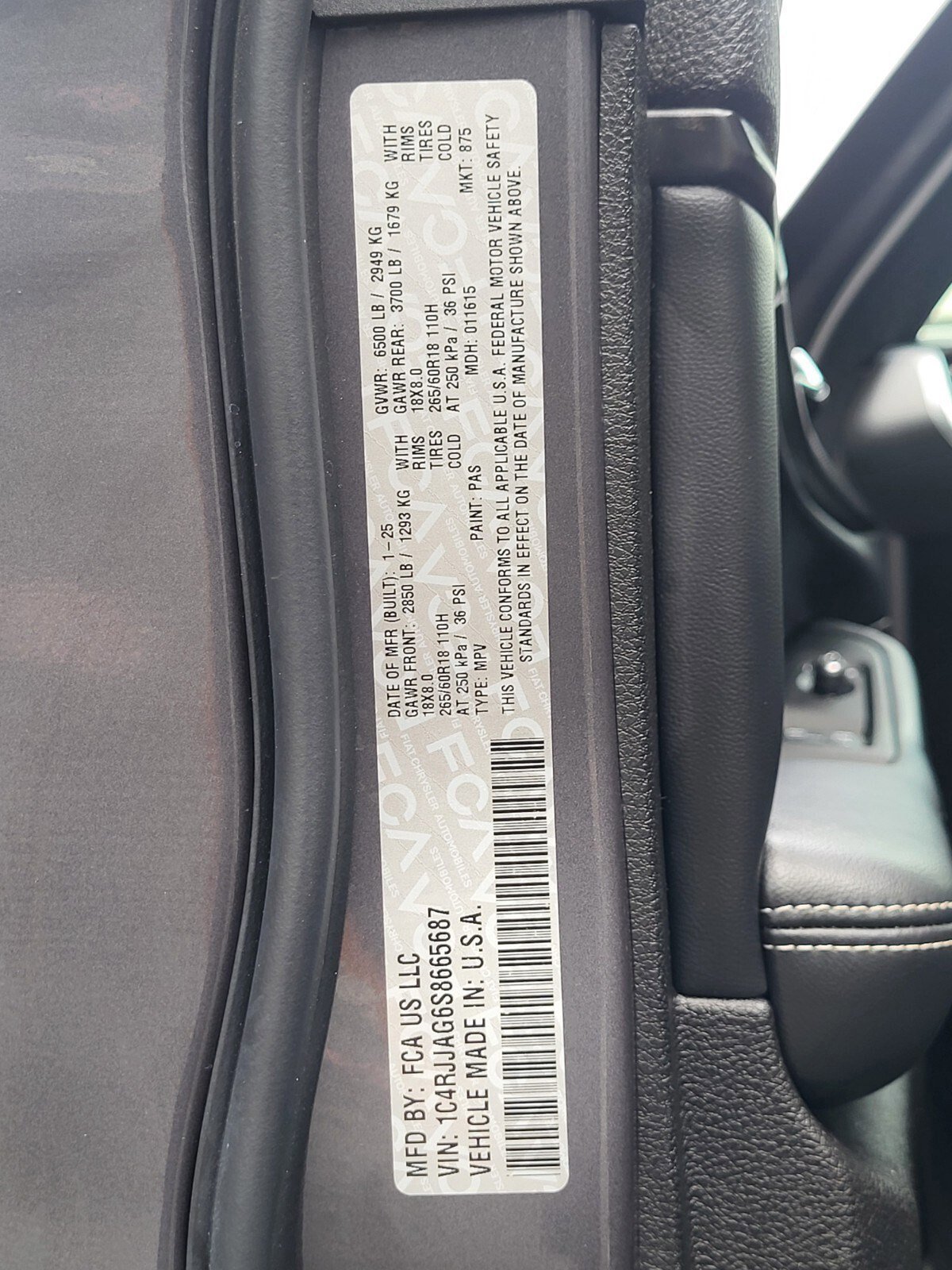 Used 2025 Jeep Grand Cherokee L Laredo w/ Luxury Tech Group I image 34