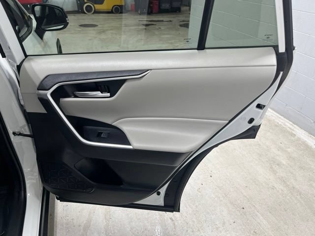 Used 2022 Toyota RAV4 XLE AWD/4WD image 37