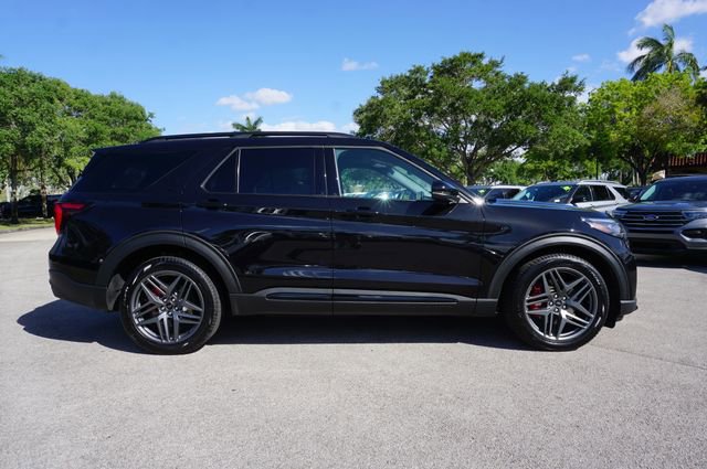 Certified 2025 Ford Explorer ST w/ Sun And Sound Package AWD/4WD image 16