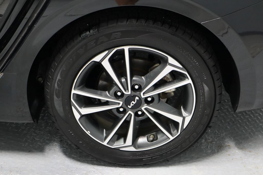 Used 2024 Kia Forte LXS FWD image 18