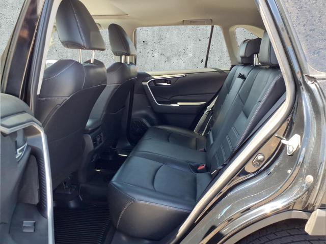 Used 2019 Toyota RAV4 XLE Premium w/ Cold Weather Package AWD/4WD image 14