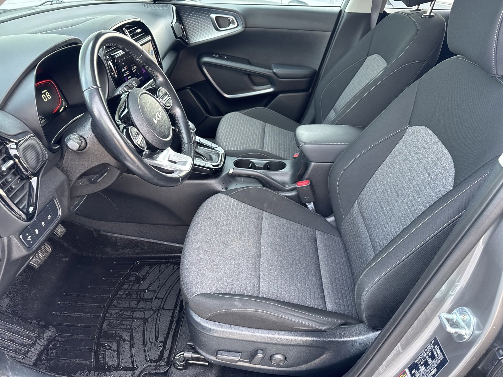 Used 2023 Kia Soul EX image 16