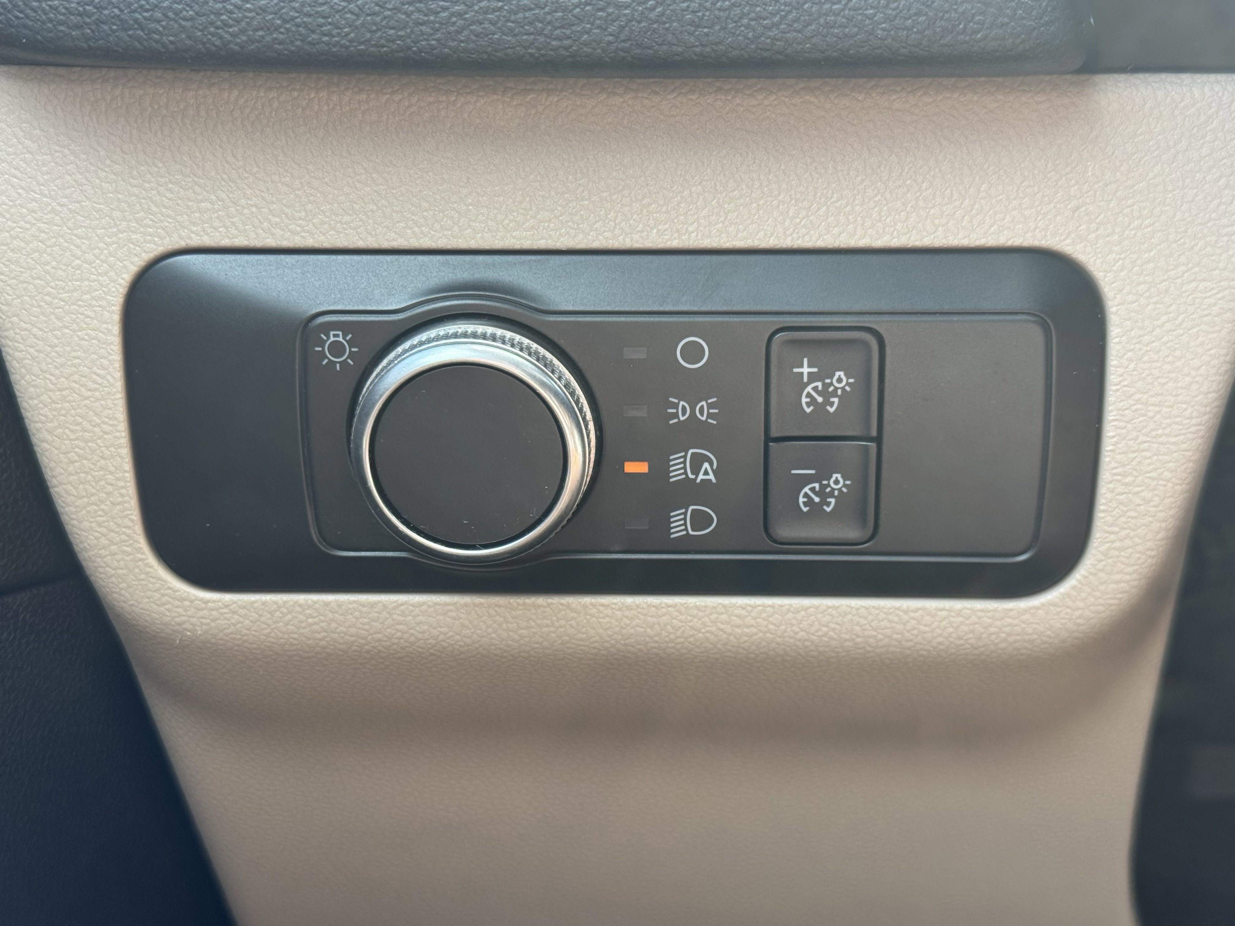 Certified 2021 Ford Escape SE image 21