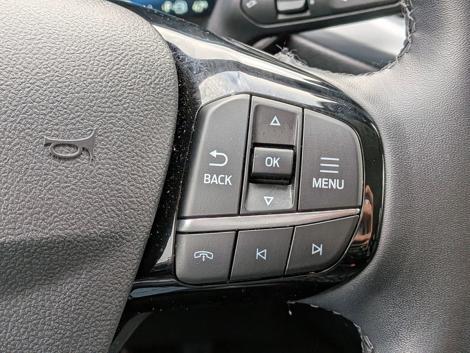 Certified 2025 Ford Escape Platinum image 30